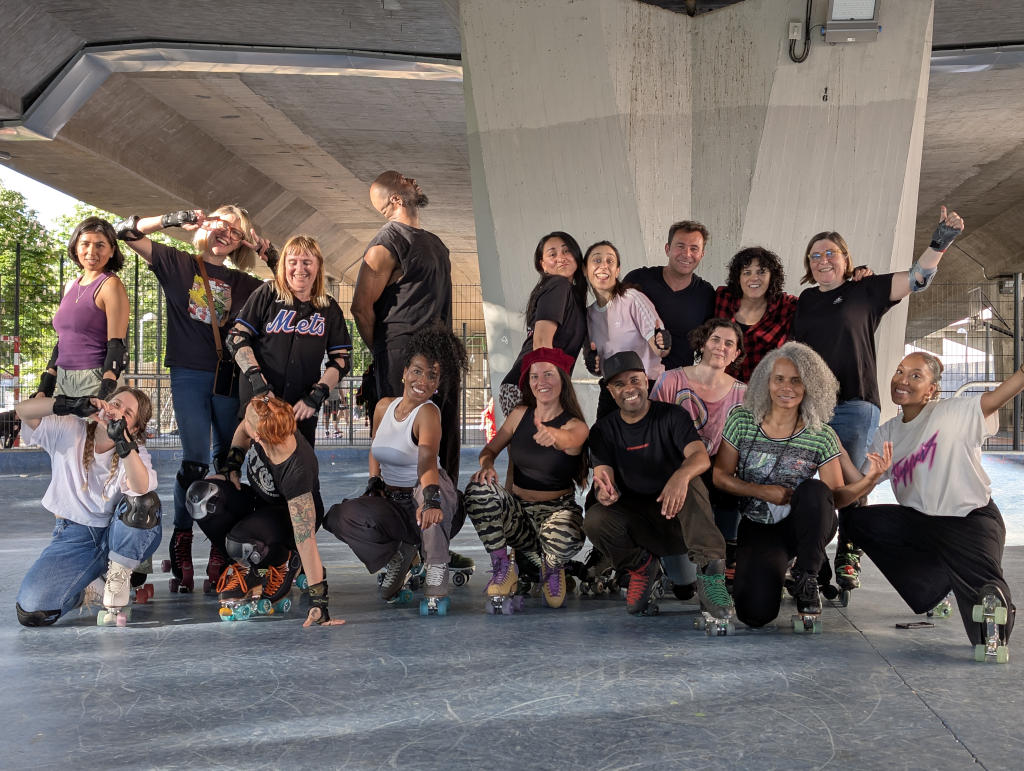 Comunidad Make Me Roll patinando juntos 1